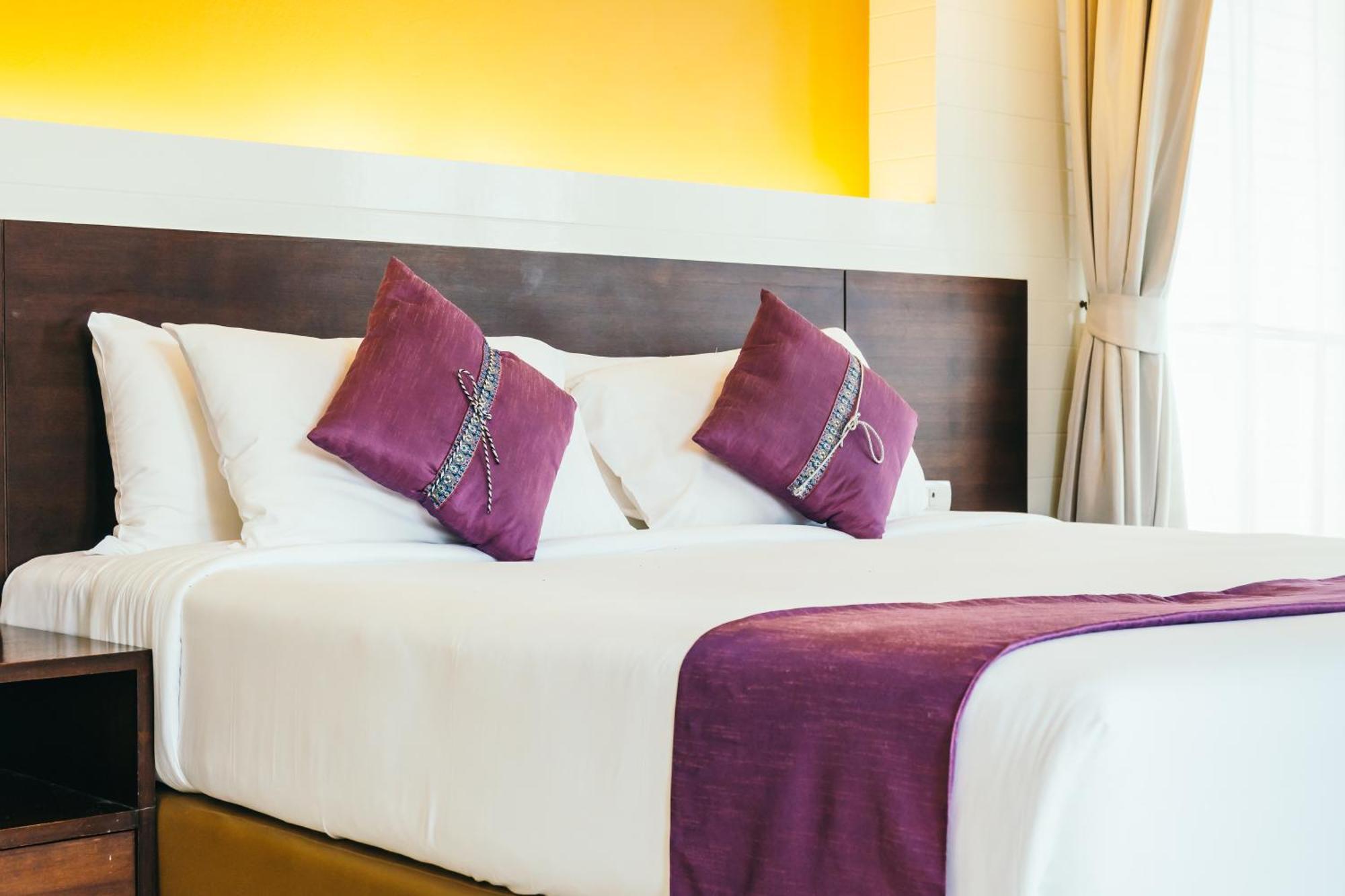 Tela Plaza Near Igi Airport Hotel 4*