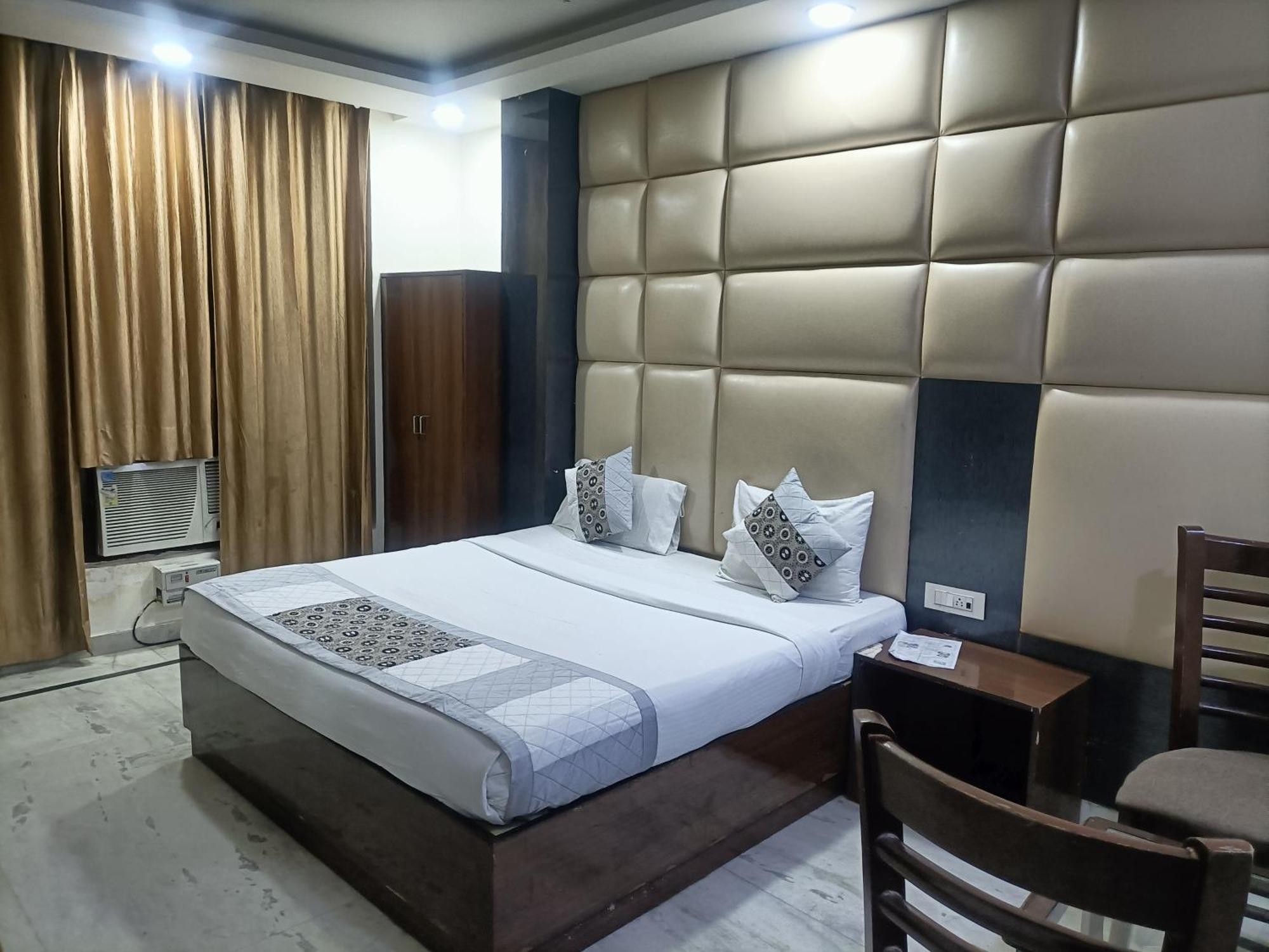 Tela Plaza Near Igi Airport 4* New Delhi