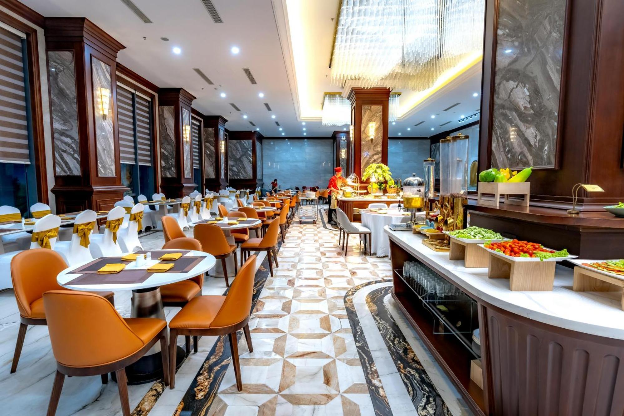 Tela Plaza Near Igi Airport Hotel 4*