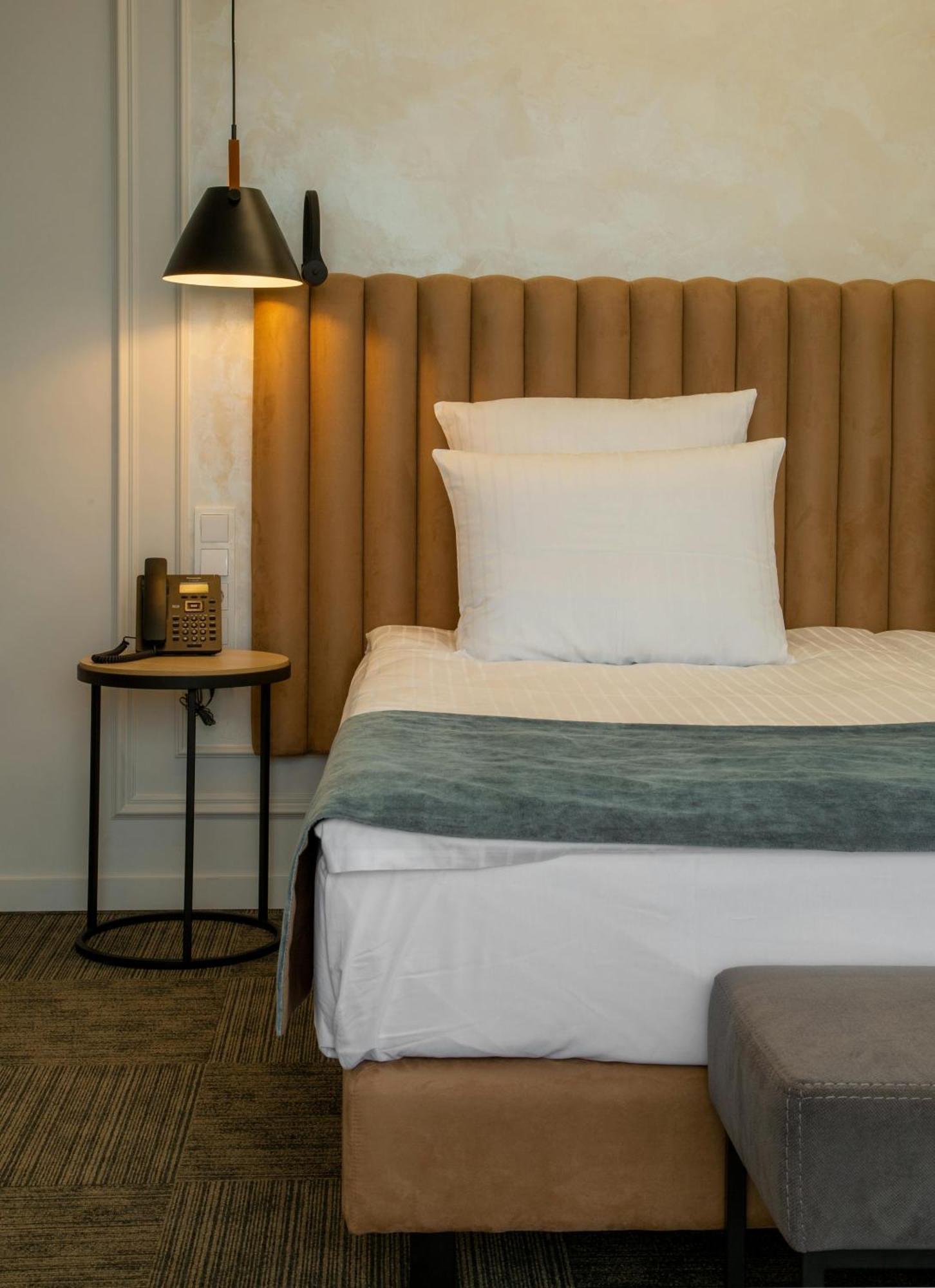 Hotel Tela Plaza Near Igi Airport New Delhi
